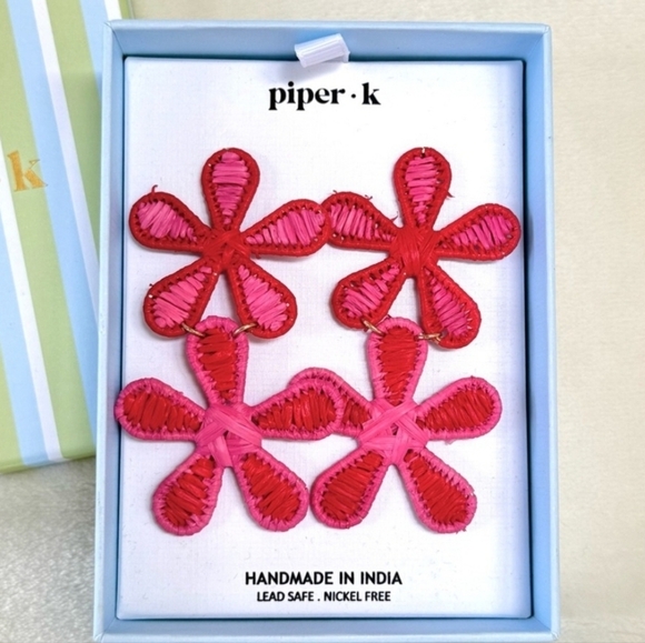🔹Piper K🔹️ Handmade In india Floral  Red and Pink Flower Dangle Straw Earrings - Picture 1 of 5